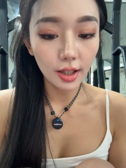stripchat【jiajia_L】健身女神! 勇闯男浴间~上帝视角自慰! 截图12