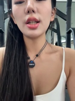 stripchat【jiajia_L】健身女神! 勇闯男浴间~上帝视角自慰! 截图13