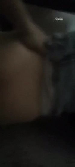 真实母狗邻居【独恋猫猫】 调教邻居母狗，露脸，喝尿，操尿，SM，骚话对白，捆绑，毒龙，三通，装修新房里干 截图4