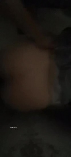 真实母狗邻居【独恋猫猫】 调教邻居母狗，露脸，喝尿，操尿，SM，骚话对白，捆绑，毒龙，三通，装修新房里干 截图15