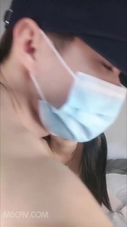 超可爱00后呆萌萝lo莉型小萌妹,诱人白色棉袜,和小男友机器啪啪,壹线天美鲍被艹卷边 截图8