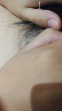 全网首发良家清纯小美女被男友出卖裸照与视频流出（574P+10V） 截图14
