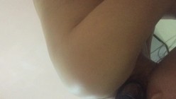吸毒后的3P乱交 迷迷煳煳地【稀有流出资源】一个在干少妇 一个在偷拍 轮流着干她，大奶子少妇的侧脸很立体非常美，叫床麻酥酥地 截图4