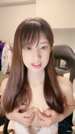 正宗校花下海~超漂亮！100%心动感觉~！又有新鲜的少女肉体可以看了! 截图6