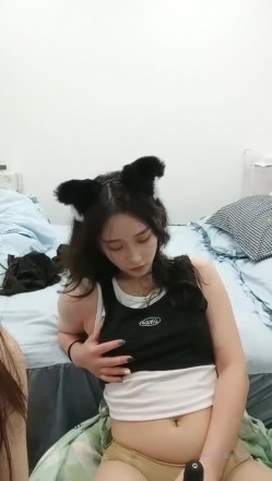 极品高颜冷艳御姐，反差小妈感女主播「金刚护撸娃」「小奶猫」密码房激情淫语撩骚，和姐妹下海大秀，互舔互口 截图11