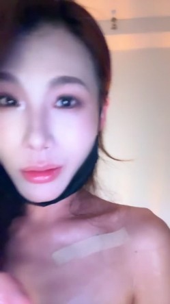 爆浆女神，御姐健身老师【小野老湿】福利，线下约炮土豪，被金主玩弄屁眼大力抽插 截图10