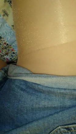 回味大学时的女友在出租屋给哥们儿爆管 肉丝纤细美脚真TM给劲儿 截图4