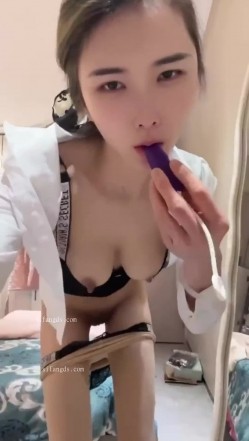 快手福利空姐女神【是邹琳吖是你的琳姐姐】脸穴同框性爱XO首次流出性爱啪啪 猛操 吃鸡巴 截图9