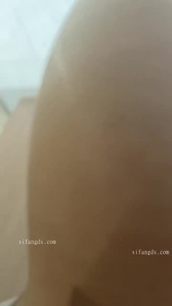 抖音大长腿少妇【馨月姐姐】丝足诱惑，自摸自慰，颜值丝足爱好者不可错过 截图16