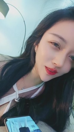 有点混血高挑模特女神，撅起屁股露出美鲍鱼，和网友聊聊自己的性事，特写粉木耳 截图5