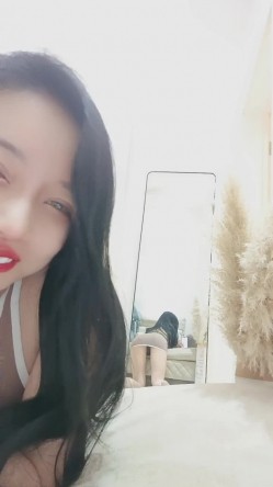 有点混血高挑模特女神，撅起屁股露出美鲍鱼，和网友聊聊自己的性事，特写粉木耳 截图7