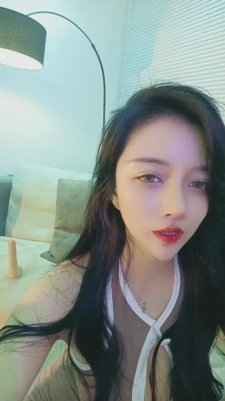 有点混血高挑模特女神，撅起屁股露出美鲍鱼，和网友聊聊自己的性事，特写粉木耳 截图11