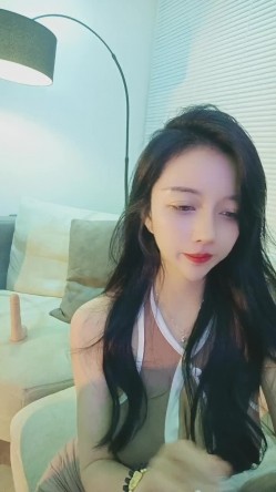 有点混血高挑模特女神，撅起屁股露出美鲍鱼，和网友聊聊自己的性事，特写粉木耳 截图13