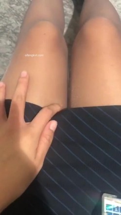 【真实空姐 ️稀缺航空】极品制服『空姐』反差婊私拍集 佳妮空姐多名女神接机啪啪 穿空姐制服做爱 截图3