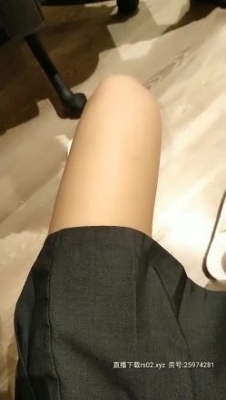颜值很不错的大二学妹露脸户外约个小哥哥回酒店啪啪，露脸口交黑丝情趣，被小哥哥各种姿势爆草抽插真嗨 截图5