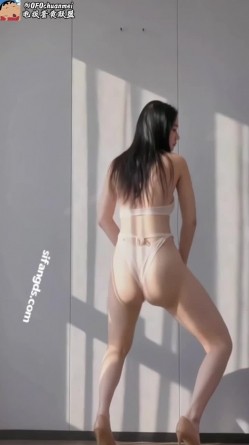 维拉 舞蹈老师TT裸舞 截图16