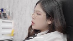 EDMOSAIC 黑丝巨乳女秘书上班在办公室看淫片自慰被同事发现淫乱群P她 截图1