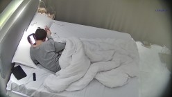 酒店偷拍高校眼镜婊班花被小伙追到手周末带出来操穴 干了几次 截图4