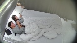 酒店偷拍高校眼镜婊班花被小伙追到手周末带出来操穴 干了几次 截图5