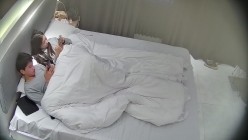 酒店偷拍高校眼镜婊班花被小伙追到手周末带出来操穴 干了几次 截图8