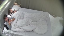 酒店偷拍高校眼镜婊班花被小伙追到手周末带出来操穴 干了几次 截图12