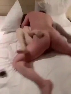95后高颜值丝袜控NTR夫妻极品长腿反差小魔女【merlin】推特自拍福利S级完美炮架喜欢邀实力单男3P 截图9