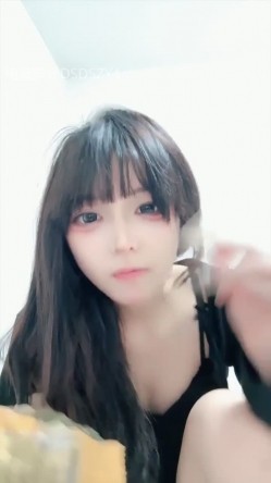 ️猫系校花女神【乖乖饱饱】超级漂亮 裸舞 道具 爽死 截图4