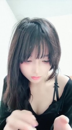 ️猫系校花女神【乖乖饱饱】超级漂亮 裸舞 道具 爽死 截图6
