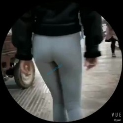 模特身材气质，推特露出婊【yunbit】各种公共场合大胆穿着，露出啪啪 截图16