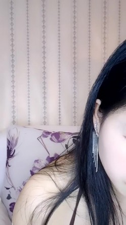 G奶御姐【喜宝】，知性美御姐，眼镜戴上立刻有味儿了，黑丝性爱，骚气已经溢出了屏幕，真屌！ 截图4