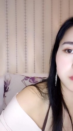 G奶御姐【喜宝】，知性美御姐，眼镜戴上立刻有味儿了，黑丝性爱，骚气已经溢出了屏幕，真屌！ 截图5