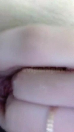 【极品女神】极品巨乳美穴漂亮东北妹纸大尺度私拍流出 一线天粉穴 性感纹身 开档黑丝 终极诱惑 截图7