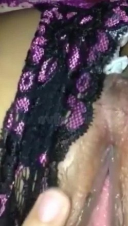 【极品女神】极品巨乳美穴漂亮东北妹纸大尺度私拍流出 一线天粉穴 性感纹身 开档黑丝 终极诱惑 截图15
