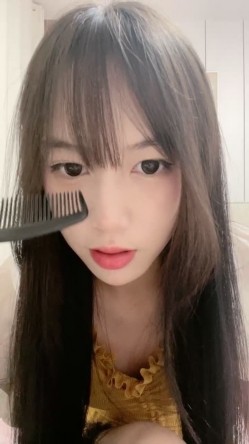 文静颜值美少女！就被操过一次！女仆情趣装诱惑，美臀粉穴翘起，特写跳蛋震穴，搞得受不了 截图4