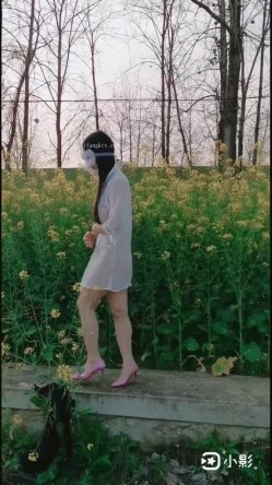 万人求购，推特反差婊，顶级绿帽骚妻【嫂子爱露出】一女战多男，群P大乱交，捆绑调教野战 截图8