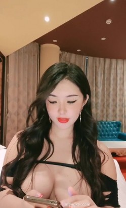 ️精品推荐 ️爆乳翘臀半糖主播『国产卡戴珊 』骑乘假体倒模与闺蜜JB相互插逼舔奶叠罗汉自慰 截图8