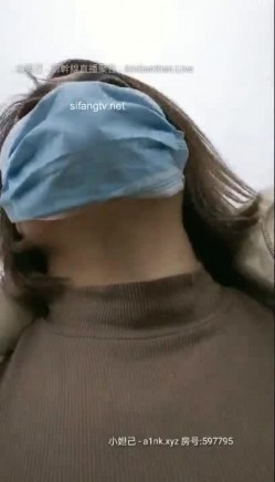 少妇突袭老汉村勾引放羊老农 →燕姐户外 把大爷拉到小树林按倒强奸刺激3P疯狂榨汁吸干阳气 截图2