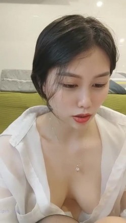 极品高颜冷艳御姐，反差小妈感女主播「金刚护撸娃」「小奶猫」激情淫语撩骚，和姐妹下海大秀，互舔互口假鸡巴互插 截图9