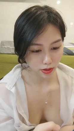 极品高颜冷艳御姐，反差小妈感女主播「金刚护撸娃」「小奶猫」激情淫语撩骚，和姐妹下海大秀，互舔互口假鸡巴互插 截图10