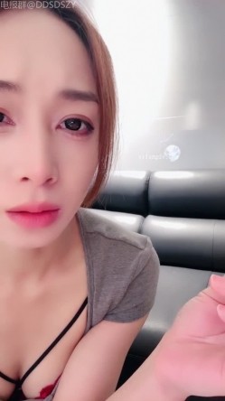 ️模特级顶级大长腿！红边黑丝诱惑【老师你水好多】强制深喉口交 骑乘位无套啪啪爽 截图3