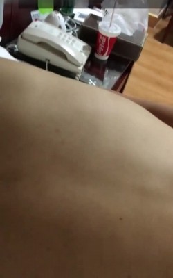 风韵十足的良家美少妇酒店偷情自拍流出 截图5