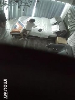最新流出乐橙酒店偷拍 ️学生情侣每次打完撸啊撸就开始草，姿势还挺多的 截图1