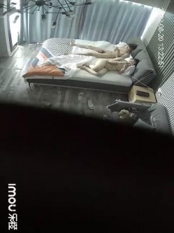 最新流出乐橙酒店偷拍 ️学生情侣每次打完撸啊撸就开始草，姿势还挺多的 截图2