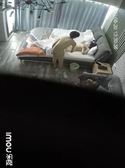 最新流出乐橙酒店偷拍 ️学生情侣每次打完撸啊撸就开始草，姿势还挺多的 截图4