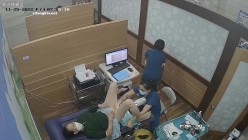 《妇产科监控破解》多位美女少妇张开大腿让医生又抠又摸检查阴道 截图5