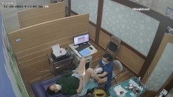 《妇产科监控破解》多位美女少妇张开大腿让医生又抠又摸检查阴道 截图11