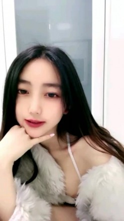 01年属龙--七仙女：你一个月三千多，退休金么哈哈，我家有人，悄悄自慰，是我侄儿，这是我房间里的独立卫生间。小心自慰，好刺激哦好怕被偷听！ 截图1