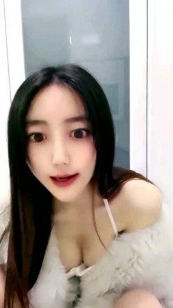 01年属龙--七仙女：你一个月三千多，退休金么哈哈，我家有人，悄悄自慰，是我侄儿，这是我房间里的独立卫生间。小心自慰，好刺激哦好怕被偷听！ 截图6