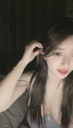 美到炸裂【棉棉熊】最顶颜值，不断刷新记录，奶子又大又白，真想上去舔几口 截图5