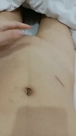 短发无毛白虎逼渣女小少妇，酒店约战钢珠大鸡巴，全程露脸口交让小哥舔逼，穿上性感的黑丝诱惑，无套爆草 截图9